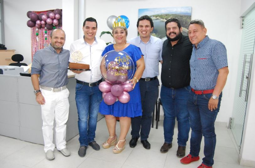 Mauricio Rojas, José Alexander Díaz, la cumpleañera Yolima Lugo Rubiano, Luis Adolfo Vargas, Édgar Alberto Quintero y Juan Carlos Ortiz.